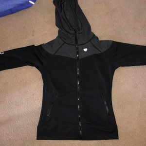 Active jacket moisture wicking